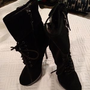Bakers leather upper black suade mid calf boots sz. 6B